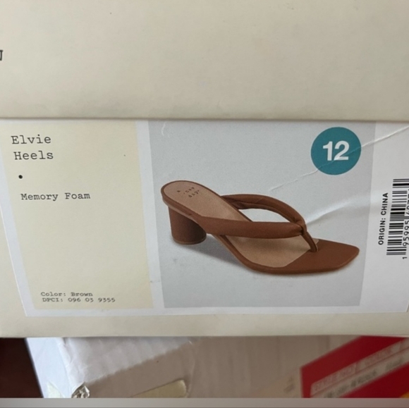 A new day elvie sandals - Picture 3 of 3